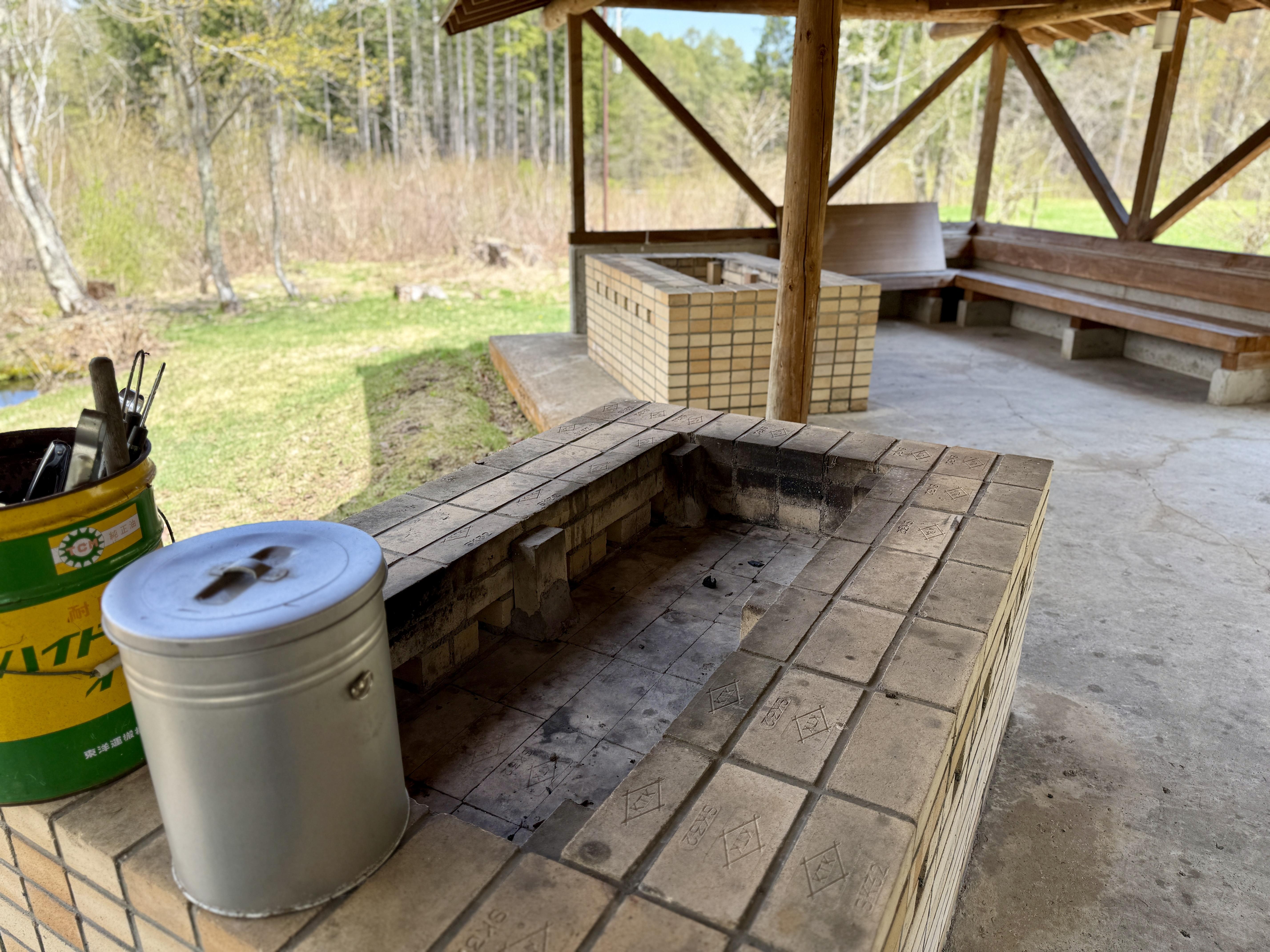 飯綱高原のBBQ場 屋根付き